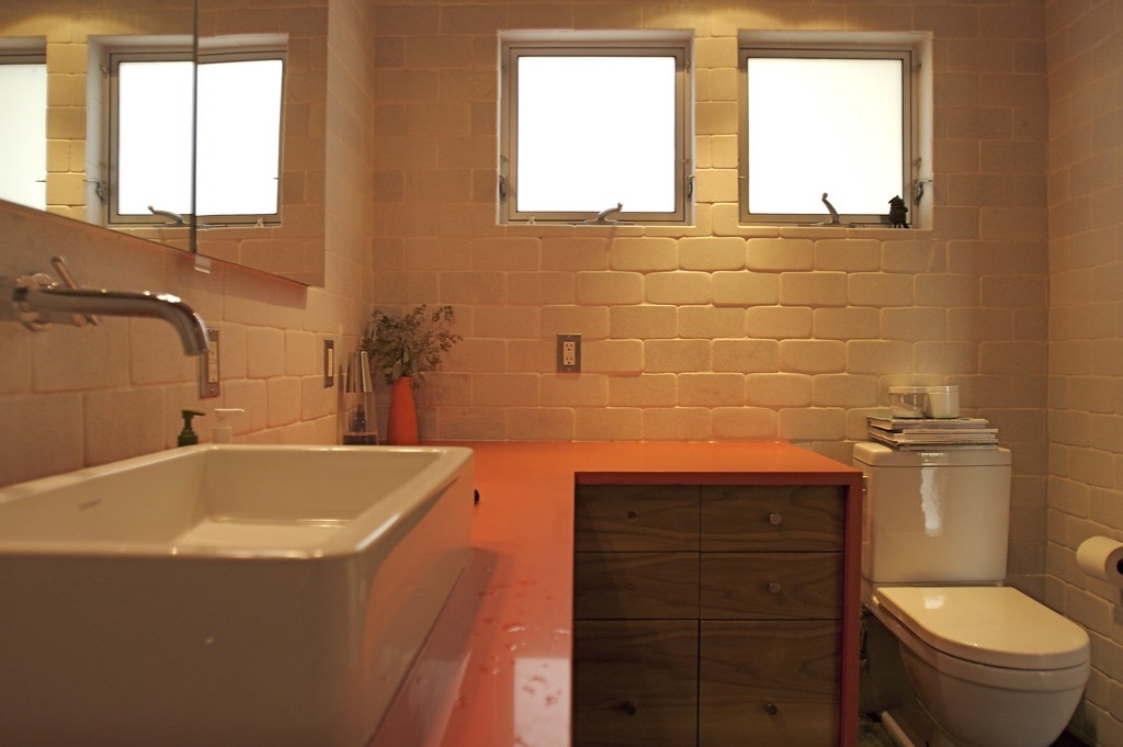 Salle de bain rénovée et terminée, vasque et meuble neufs